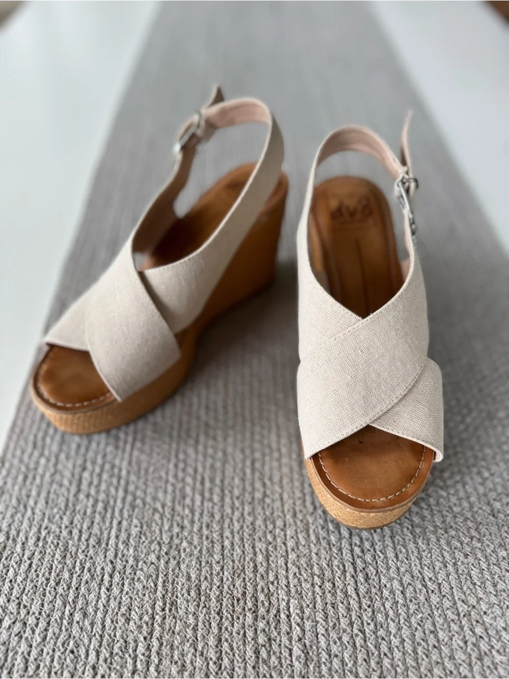 DV by Dolce Vita Natural Linen Crossover Slingback Wedge Sandals Sz 8